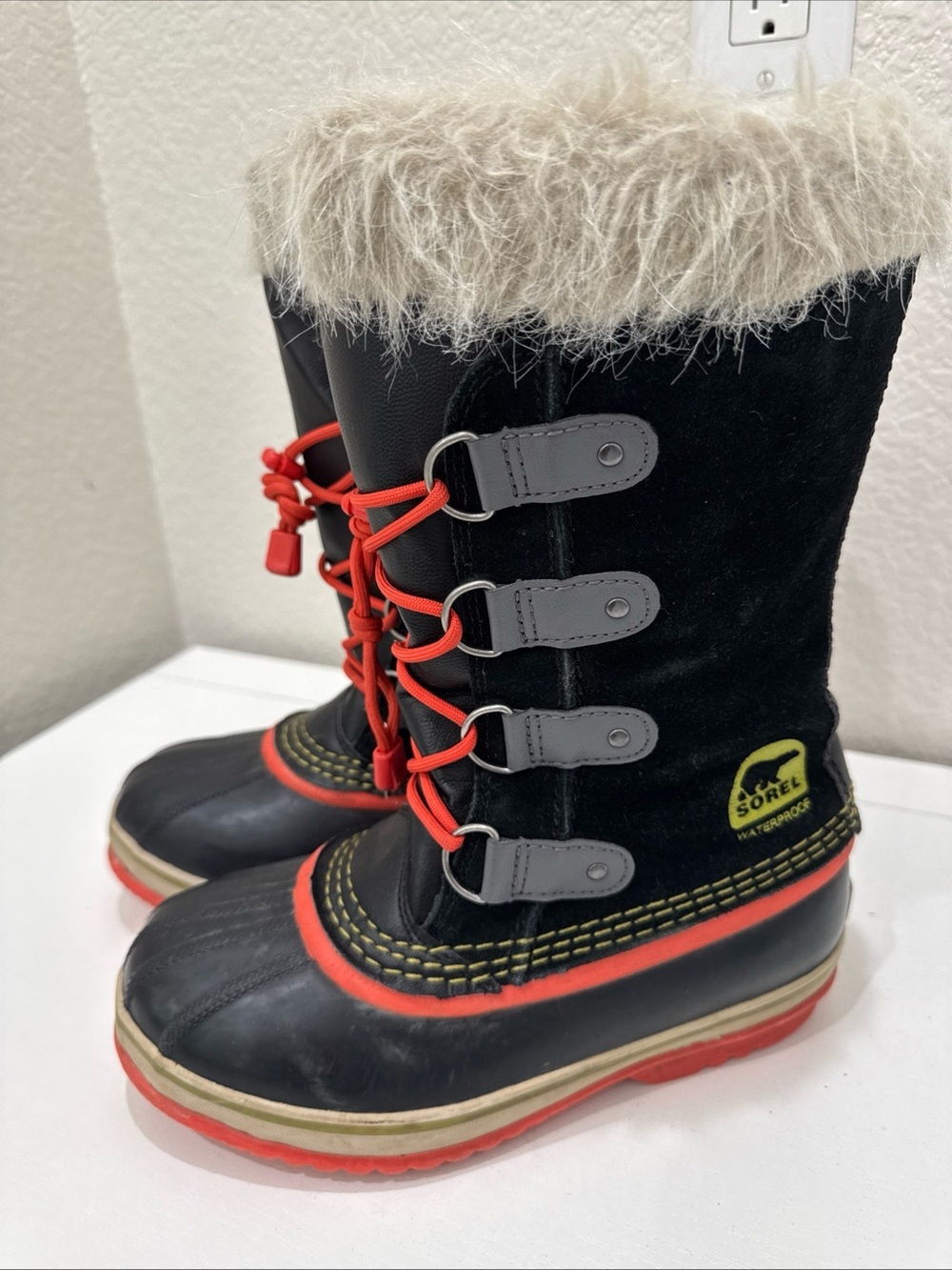 Sorel Youth Winter Boots Size 4 NY1858-011 Waterproof Faux Fur Snow Boots